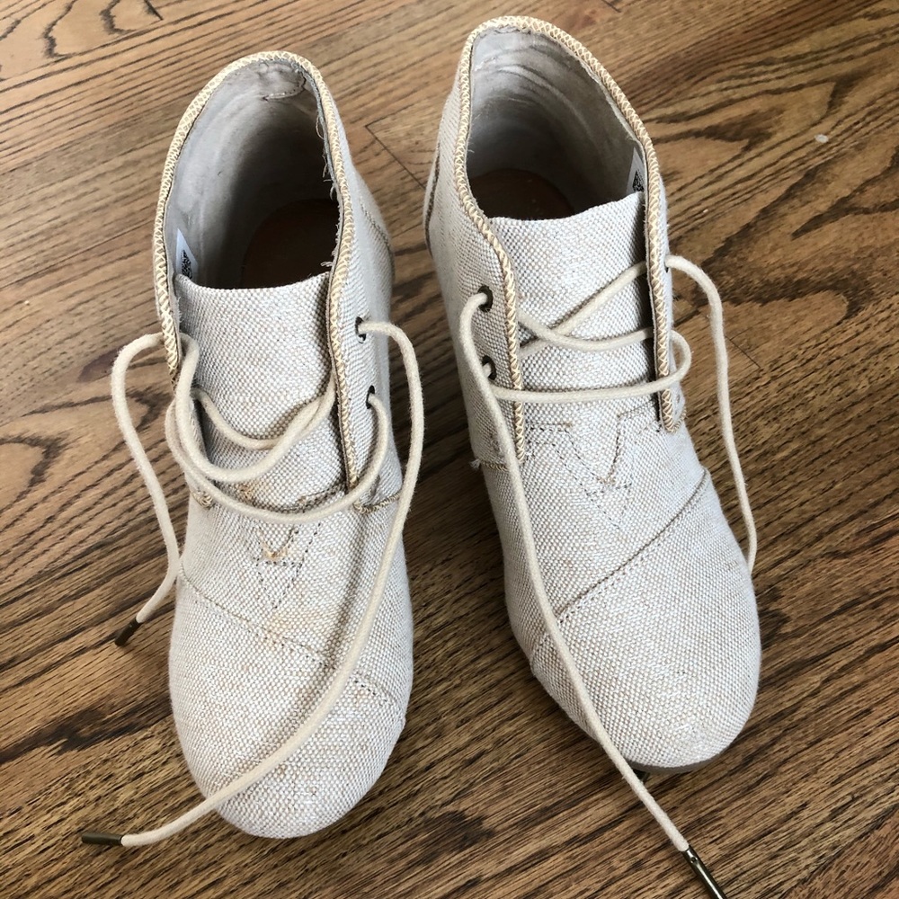 Toms beige wedge booties